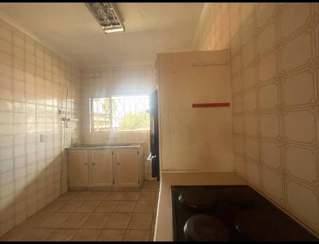 2 BEDROOM APARTMENT FOR SALE IN NEW REDRUTH